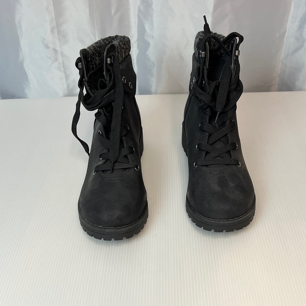 Black Ankle Boots with Knit Cuff v2273 - Picture 2 of 9